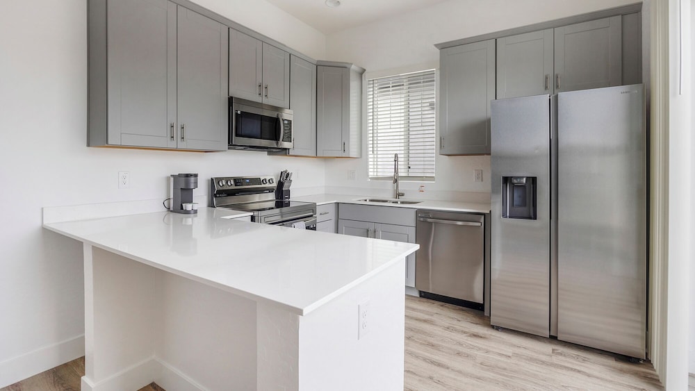 Landing Apartments Phoenix - Maryvale Village