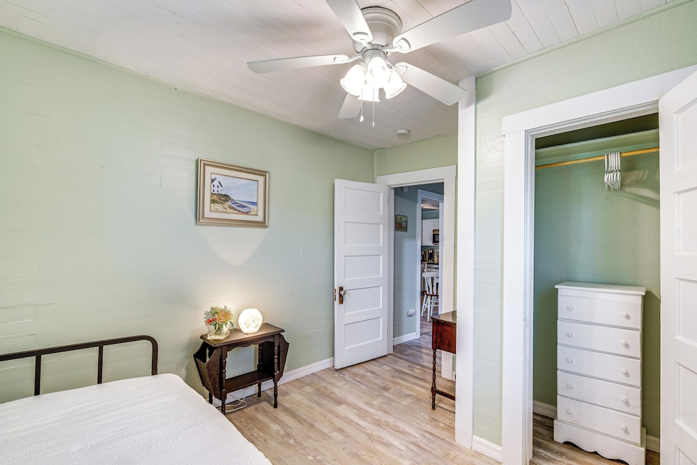 1 Mi to Ocala Dtwn Square: Home w/ Yard!