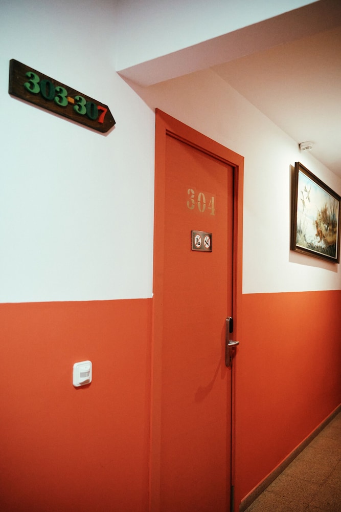 LOFT HOSTAL Group 31