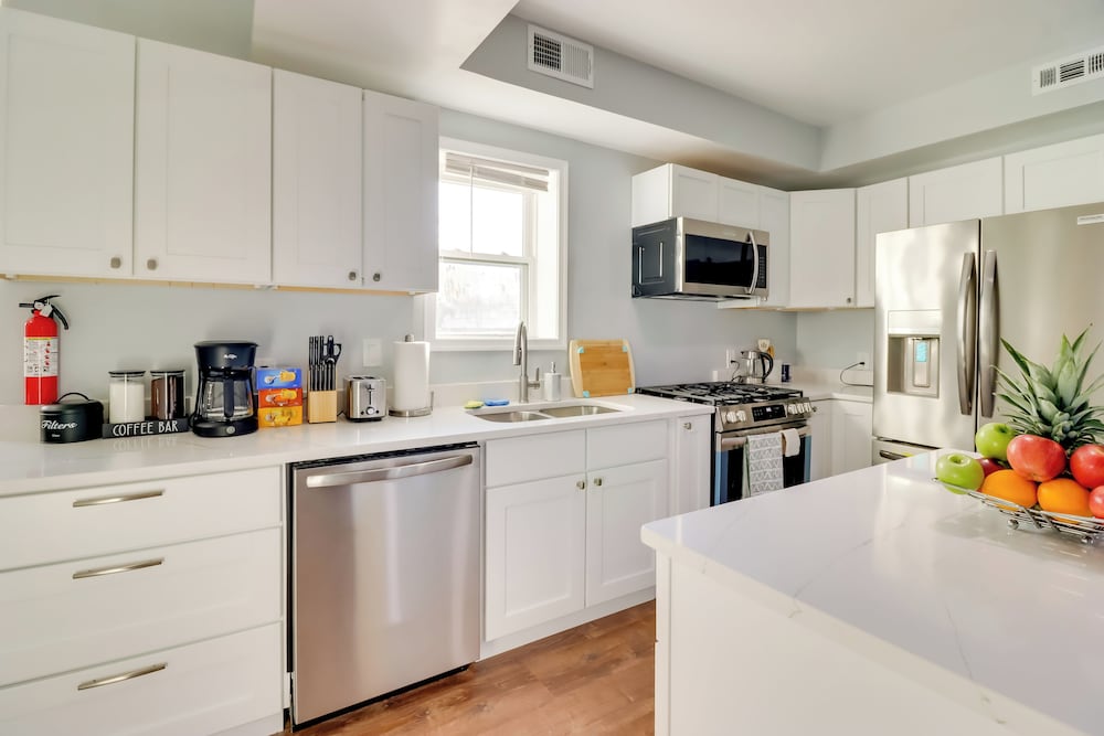 5 Mi to National Mall: DC Home w/ Pool Table