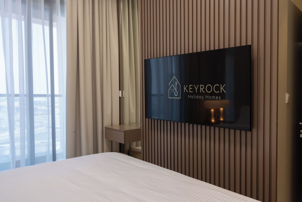 Keyrock Living - Oasis with Balcony View