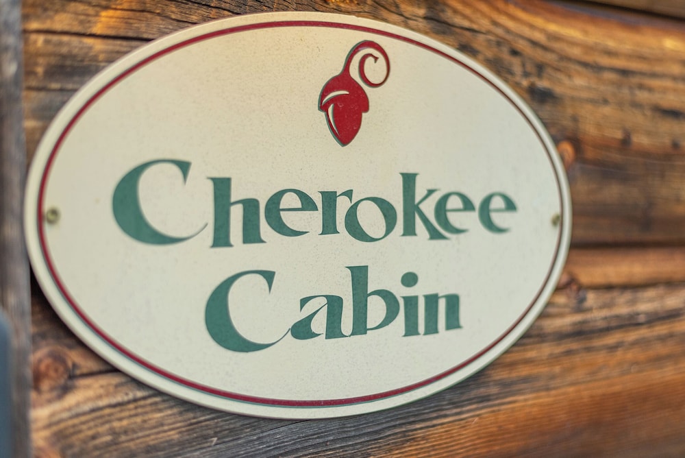 Engadine Inn  Cabins - Property Image 51