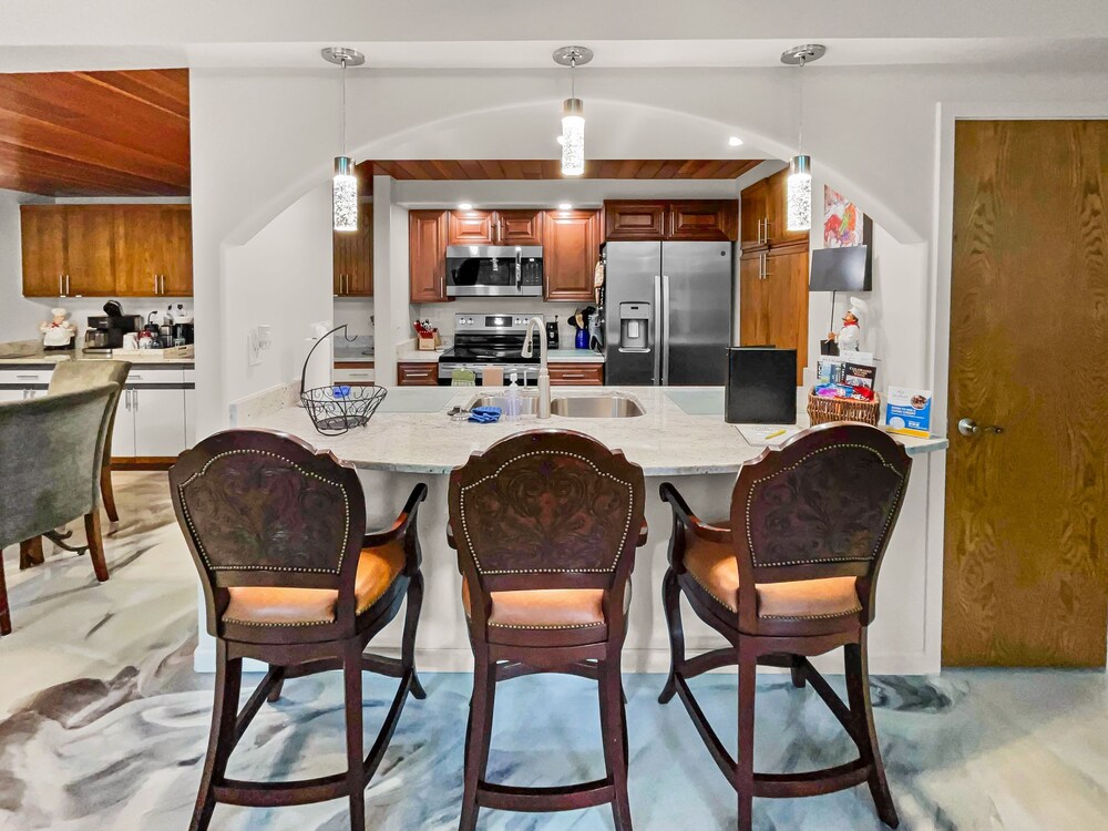 Quiet Garden Sanctuary 1 Bedroom Home