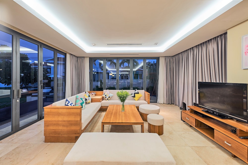 Ocean Villas Beach Resort