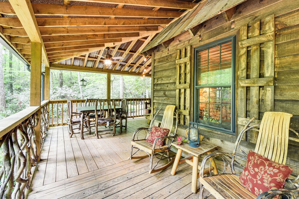 5 Mi to Unicoi State Park & Lake: Hot Tub Haven!