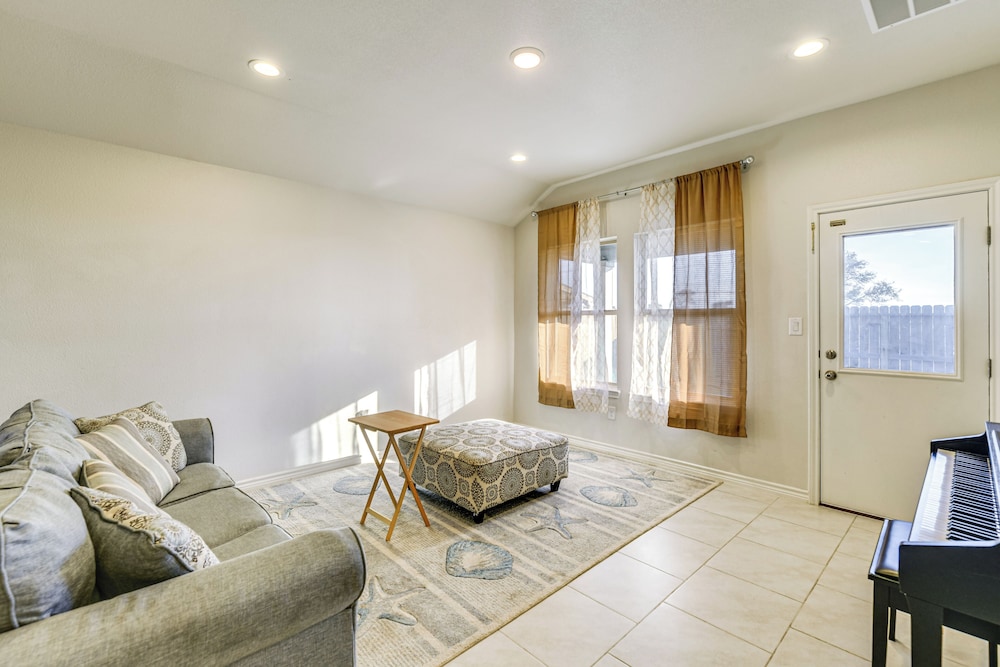 3 Mi to Marina: Pet-friendly Gem in Corpus Christi