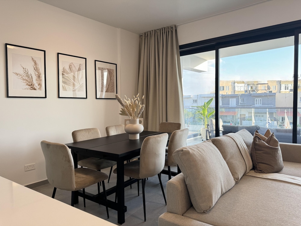 Phaedrus Living White Hills Suites City View