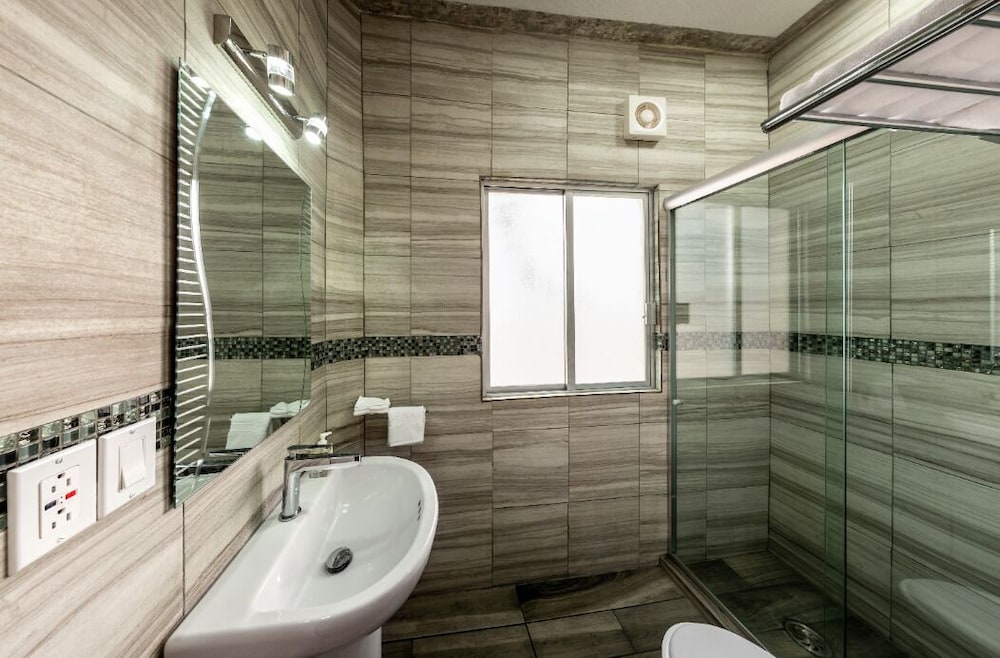 Porterfield Suites photo 5