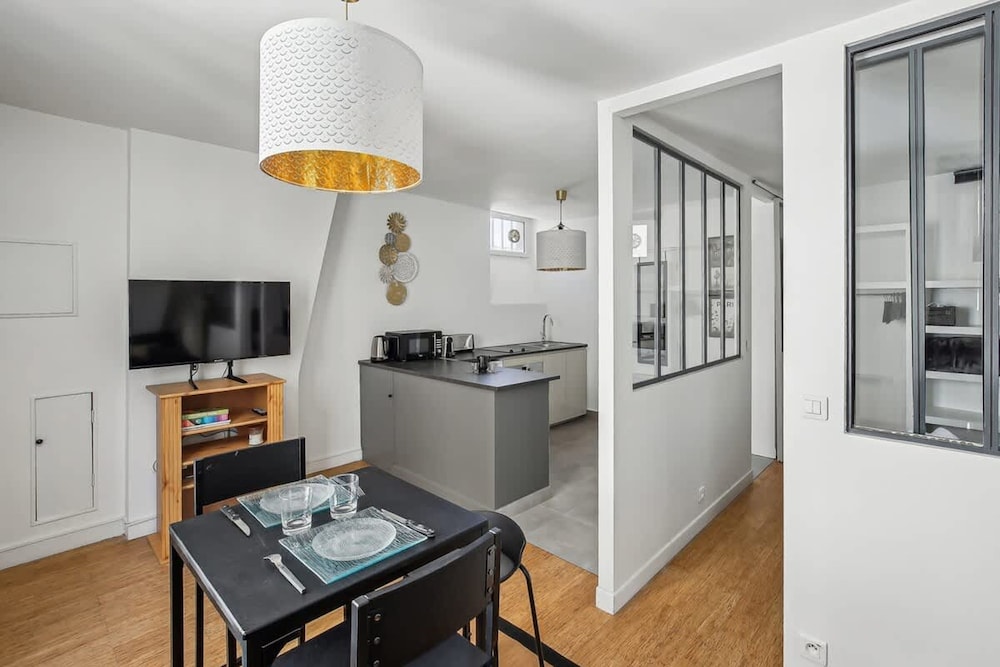 Studio at the Heart of the Marais Rue des Rosiers