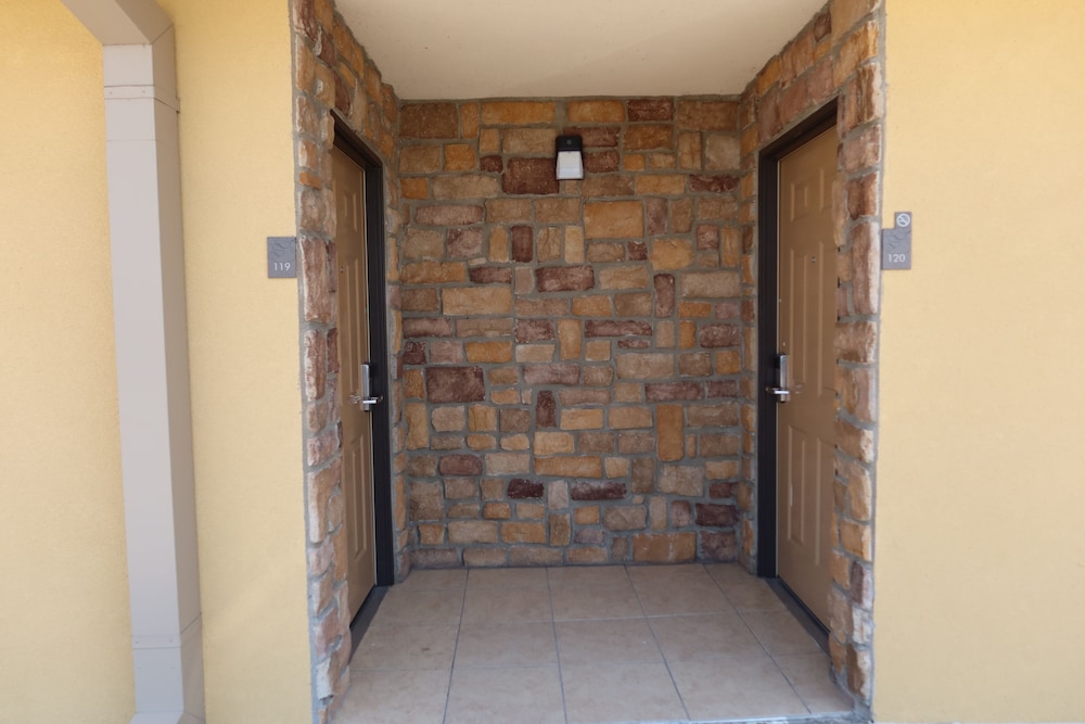 West Worth Inn and Suites