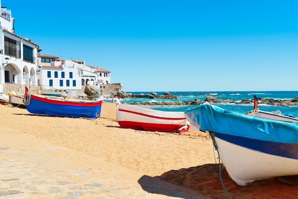 Masso in Llafranc With 3 Bedrooms and 1 Bathrooms
