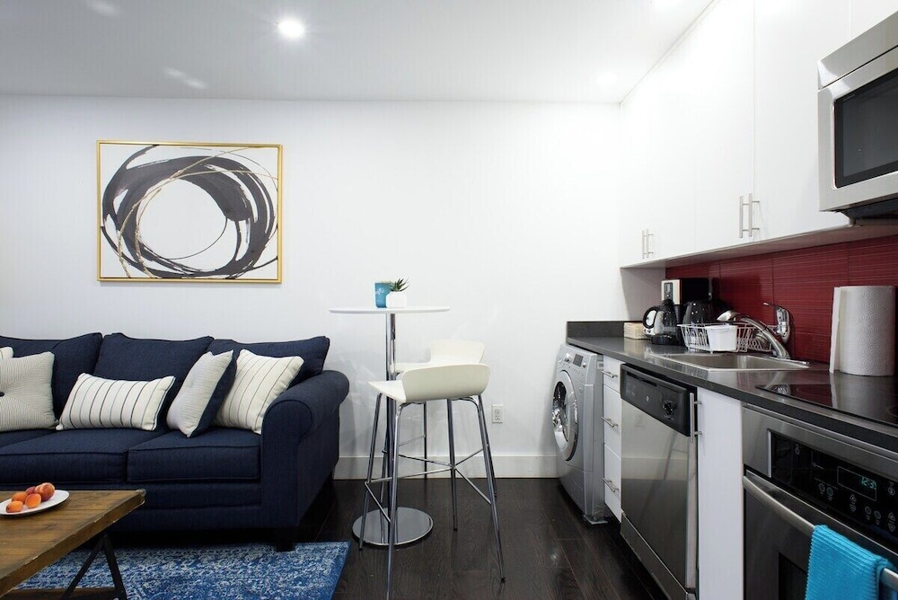 809 Midtown Apartments