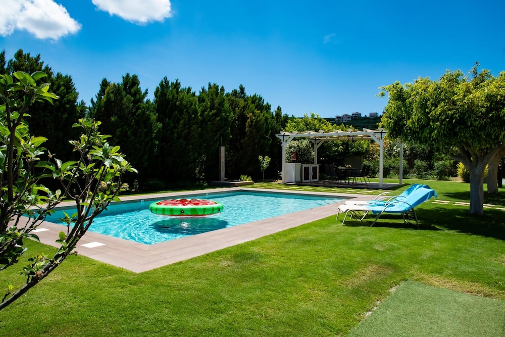 Villa Dimokratia