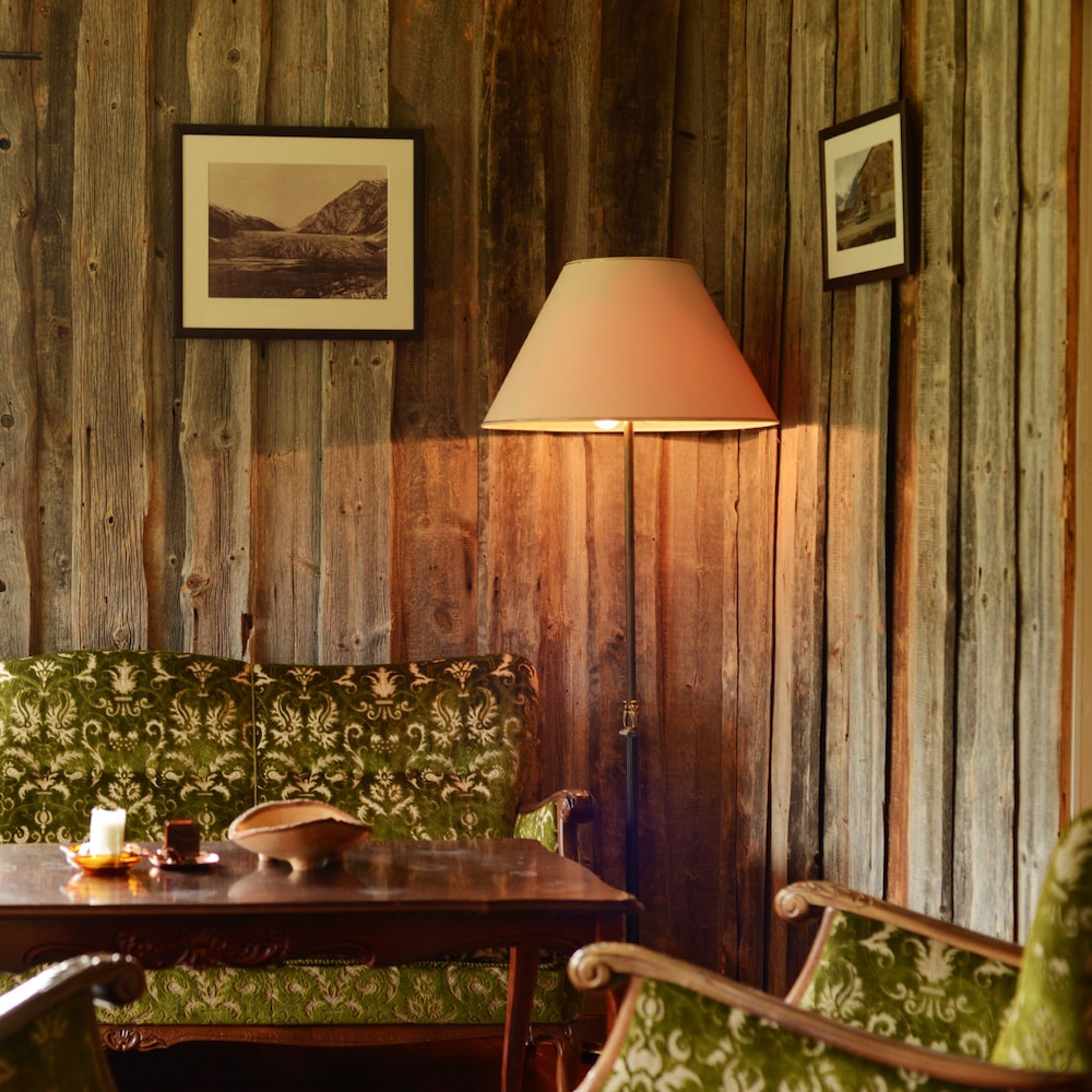 Nigardsbreen Lodge
