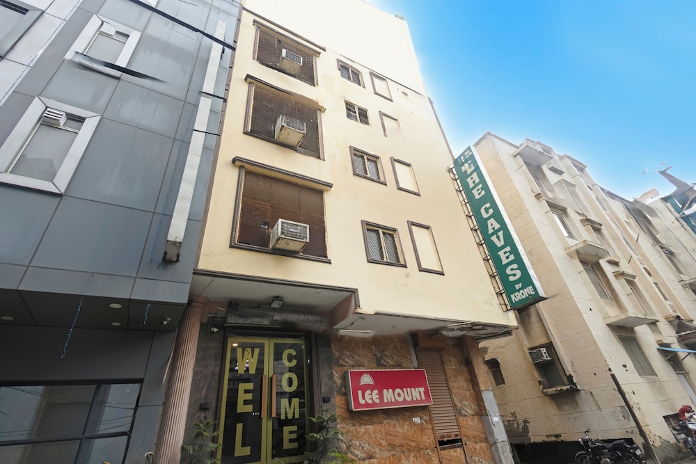Hotel DSR Krone Delhi
