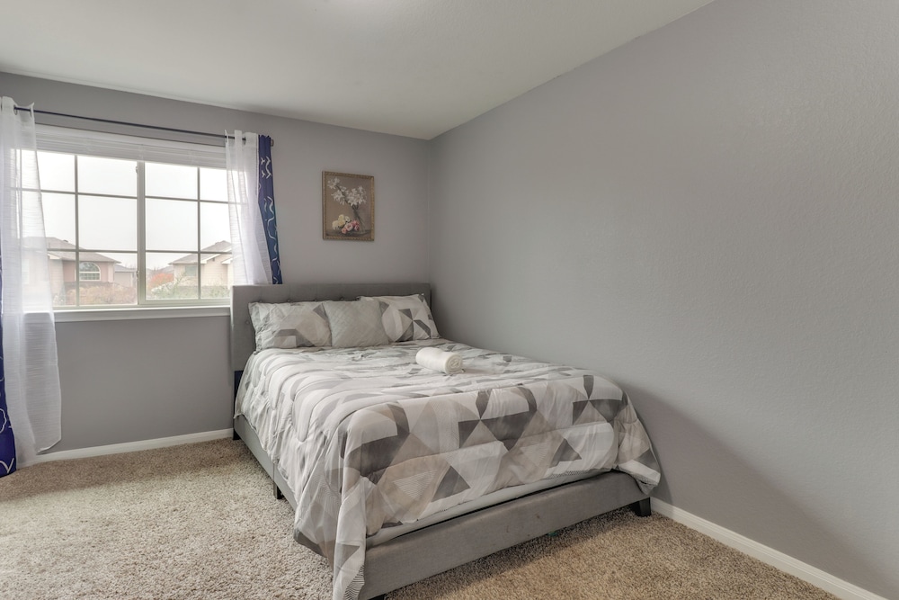 17 Mi to Dtwn Austin! Family Escape w/ Pool Access