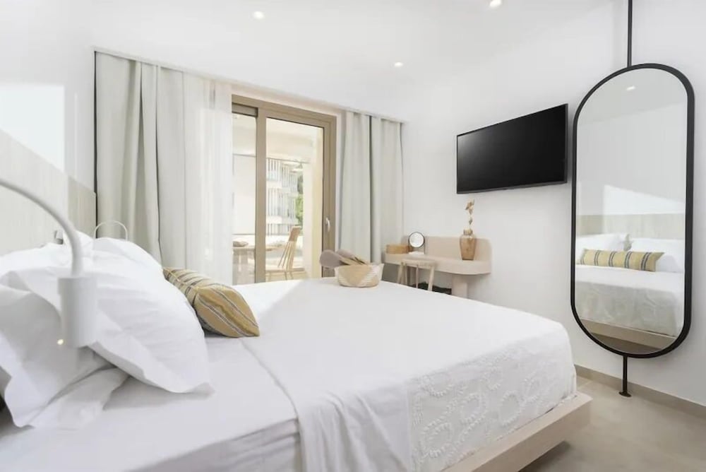 Nusa Suites & Villas