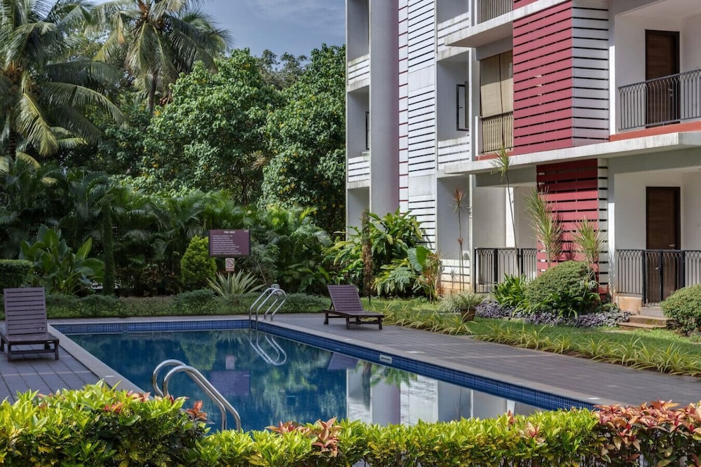 2BR w Pool Sauna 2km to Baga Calangute Beach