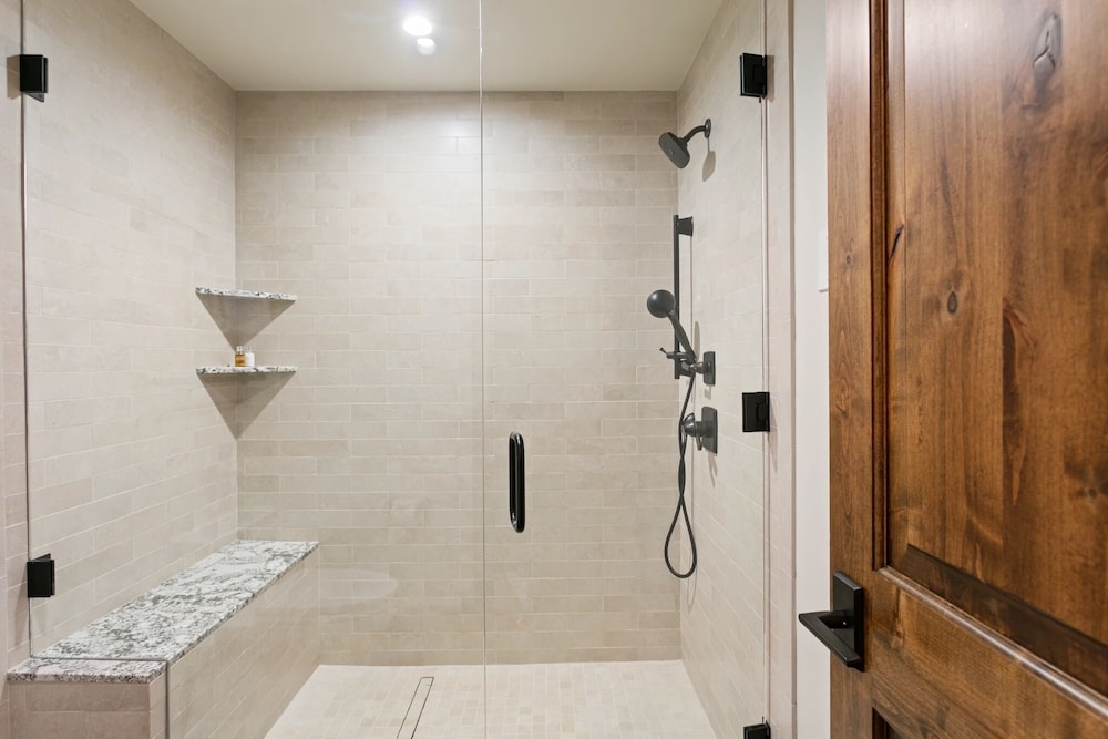 Stag Lodge at Deer Valley Resort - Four Bedroom Residence with Loft and Spa #29 4 Condo