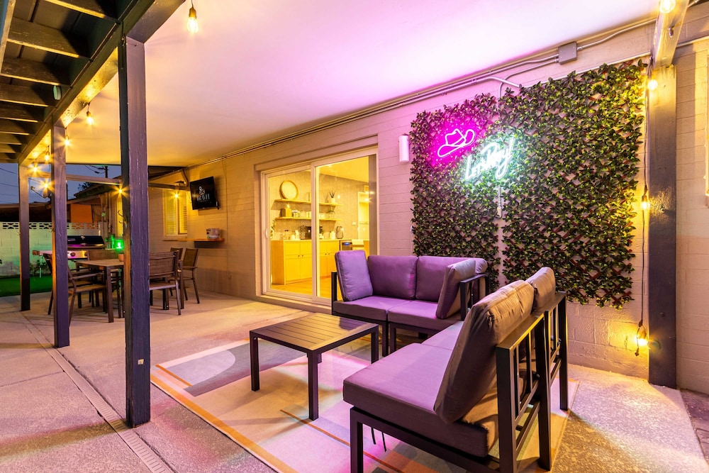 NEW The Mesquite Retreat on Oak Entertainers Oasis