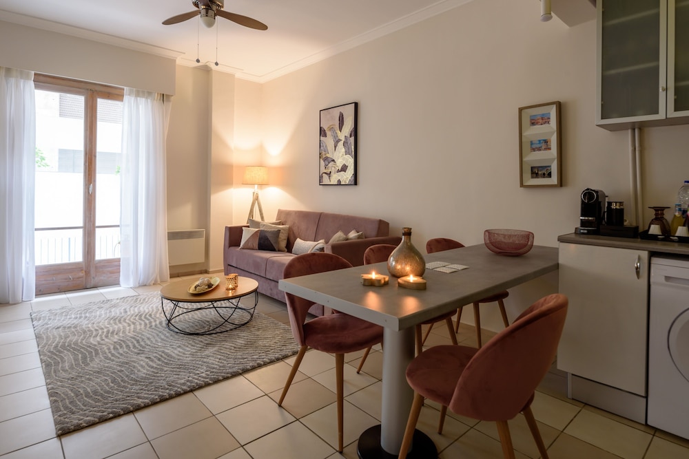 Acropolis Exclusive Studio