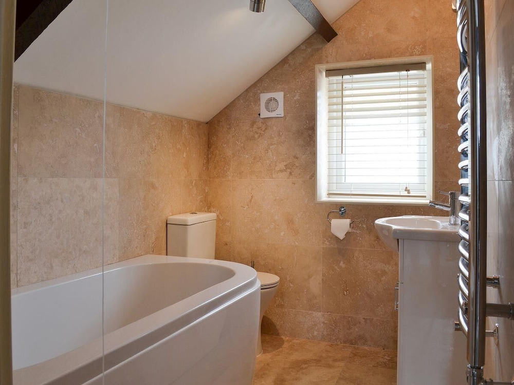 Durham Vacations - White House Cottages - Property Image 10