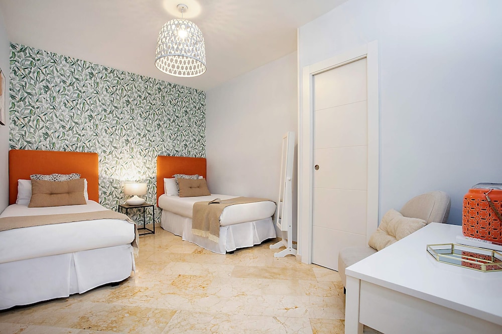 Genteel Home Tablas view 2