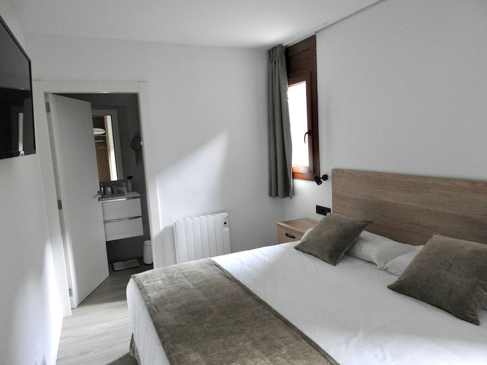 Family Apartment With Panoramic View on the Ordino Mountains