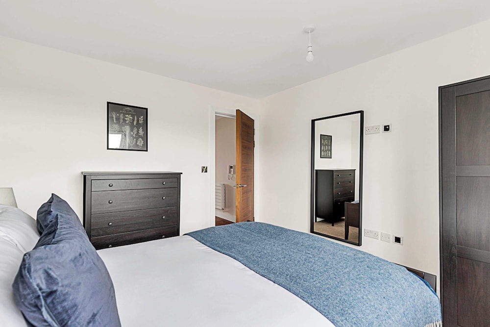 Chiswick Charm: 1 Bed Gem