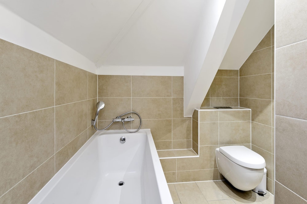 Long Stay Discounts - 2 Bed Earl s Court Apartment