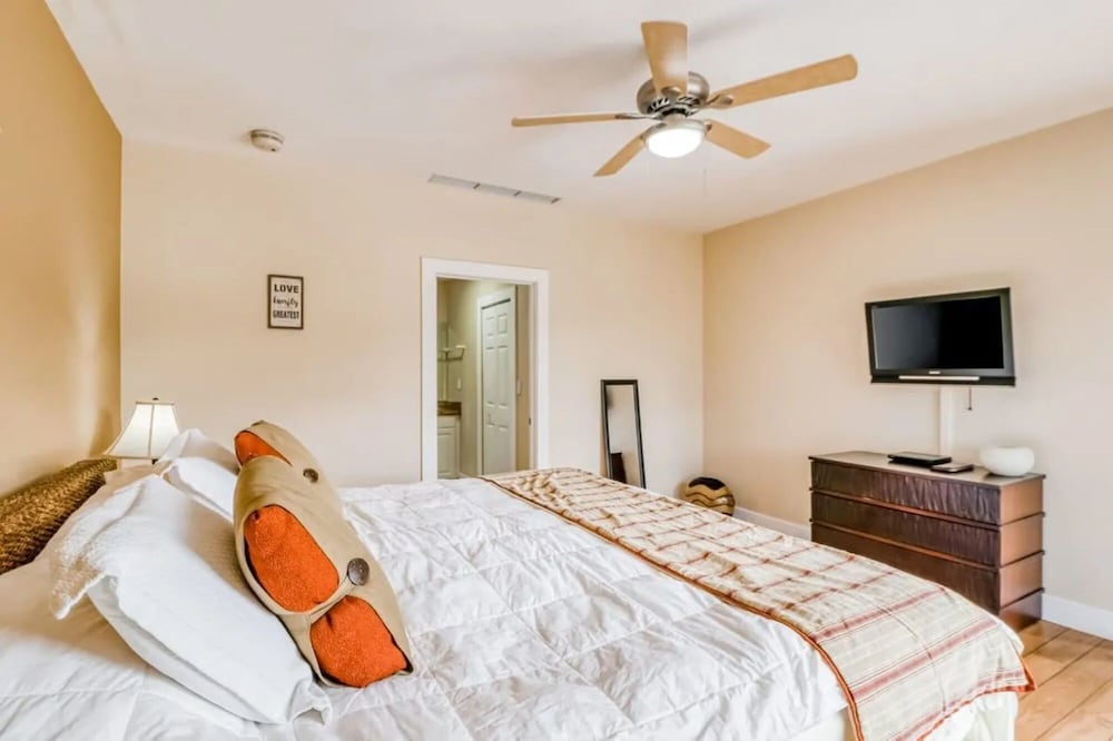 Elegant Condo in High-End Resort Community with Pool and Beach Club Access
