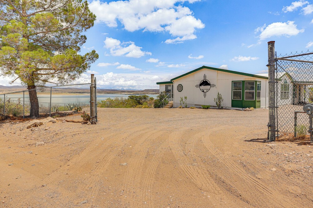 1 Mi to Lake: Home w/ Deck in Elephant Butte