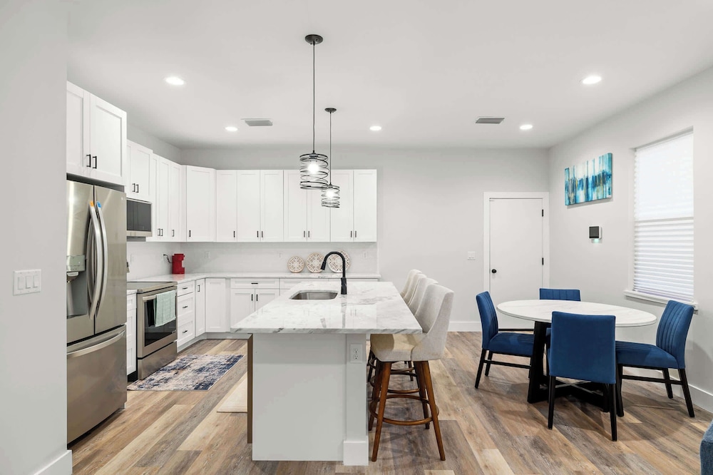 New Build in Old West 3 Bed, 2 Bath Family Rental