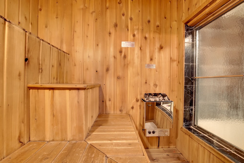 Iron River Retreat w/ Sauna: Walk to Ski Brule!