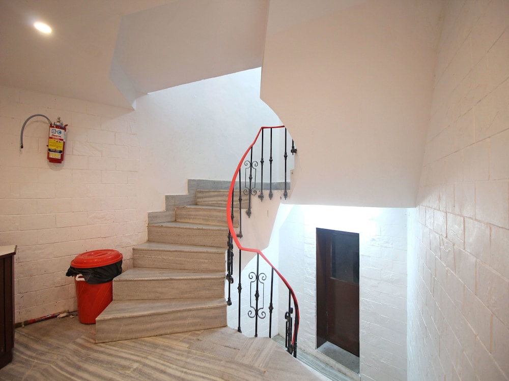 OYO 6119 Hotel Royal Classic