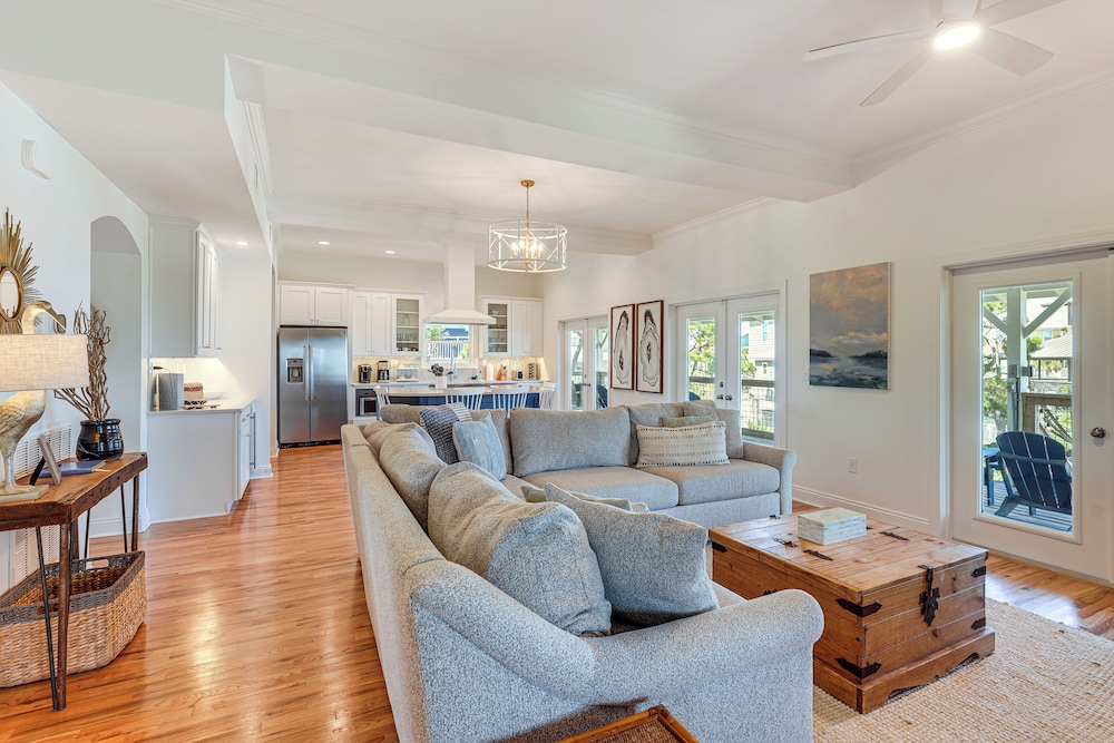 Walk to Ocean: Beach House w/ Pool in Port St Joe!