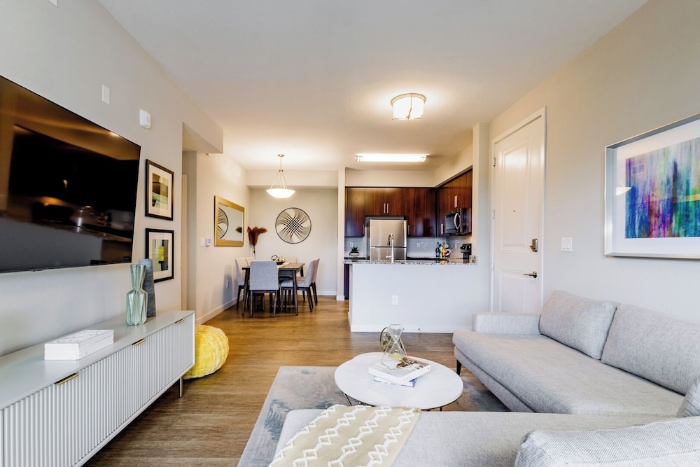 Modern 2BR Fort Myers Condo Pool, BBQ & Near Beaches