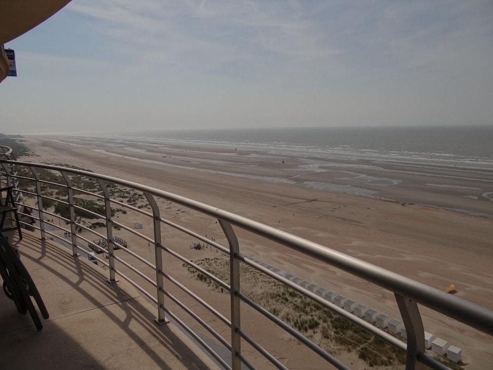 Apartment in Nieuwpoort Near Golf Course