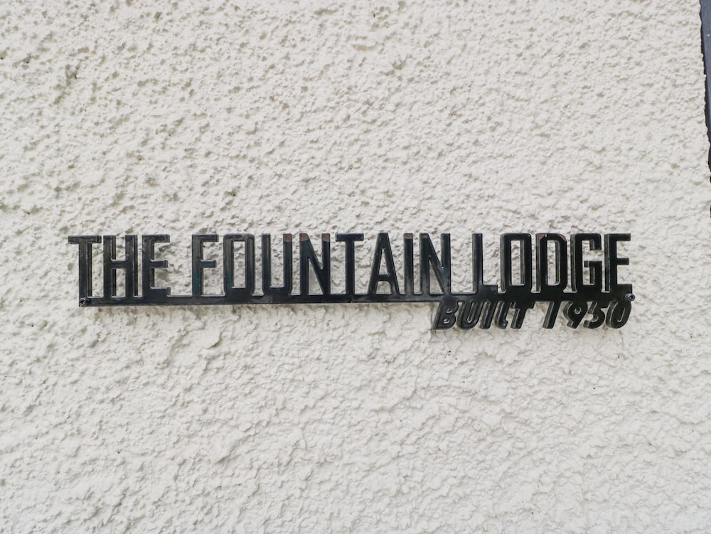 The Fountain Lodge
