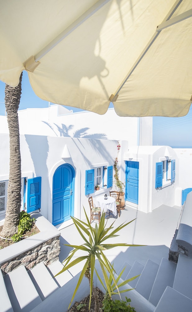 Kadia Traditional Residences