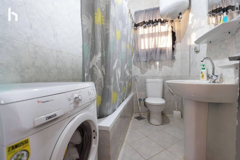 3Beds Apartment in Rehab City