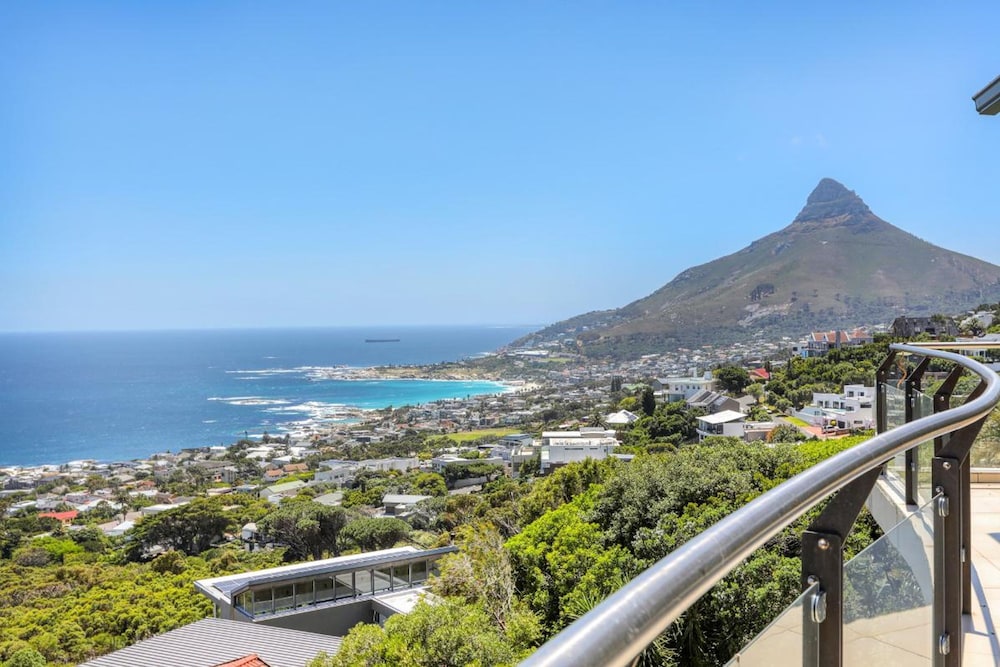 Villa Sol Camps Bay - Family Retreat With 360 Views
