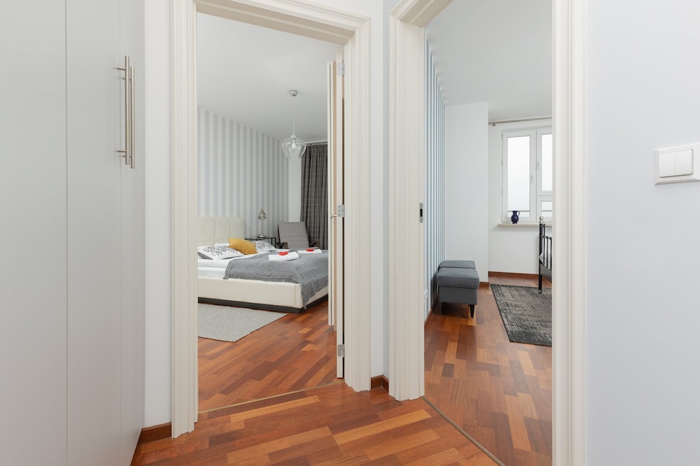 Warsaw Słomińskiego by Renters view 4