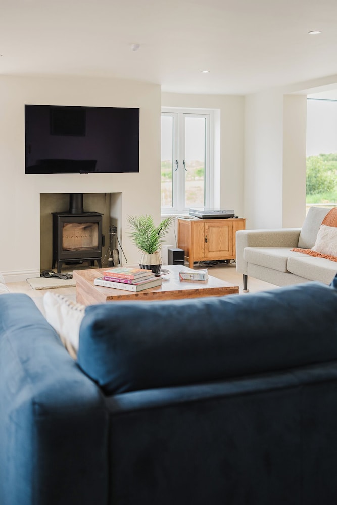 Mulberry Cottage 5BD in Wiltshire