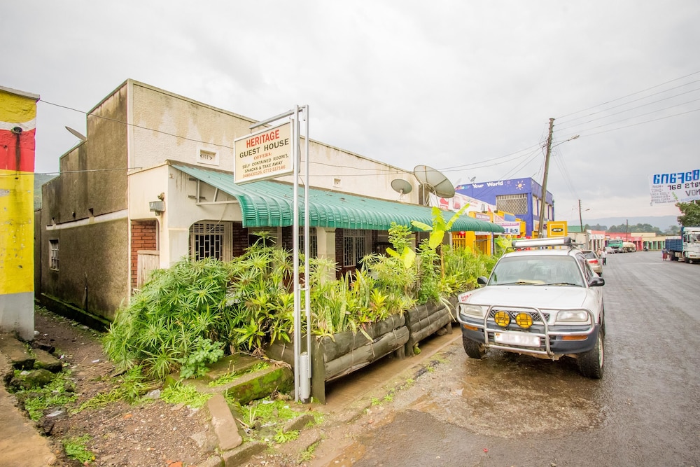 Sabinyo Guest House
