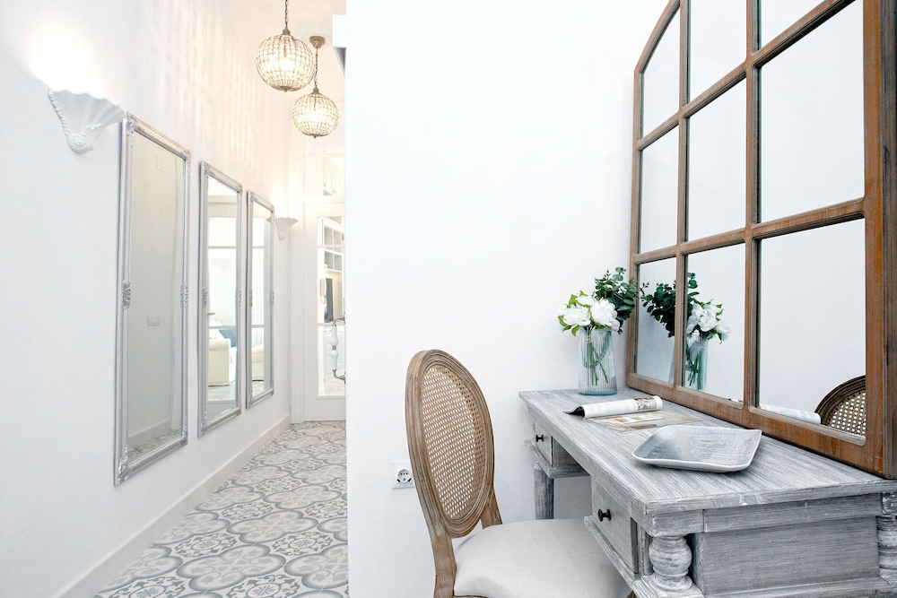 Exclusive 2 bd in the Center of Málaga. Marín García VI