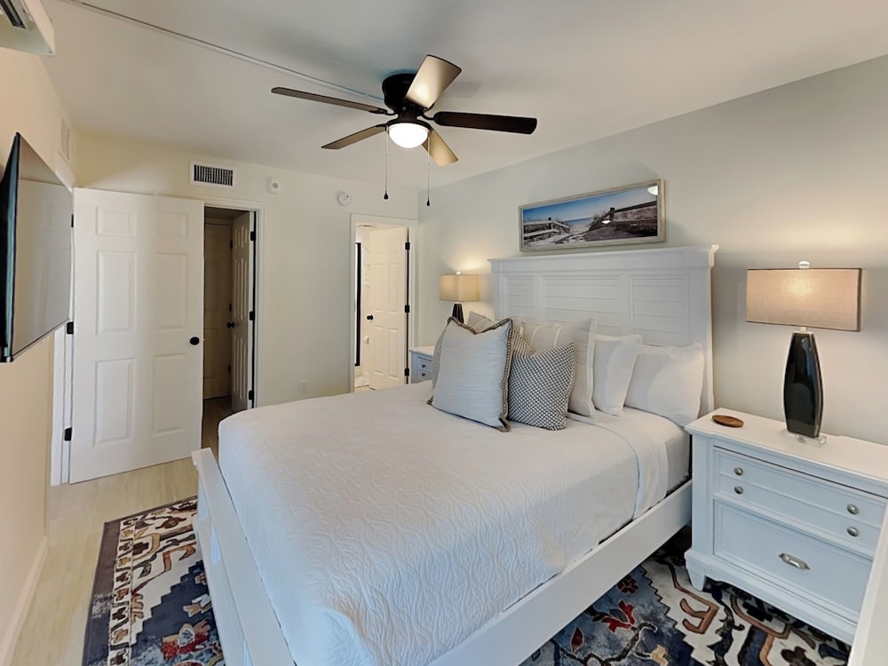 Seaside 3 by Distinctive Beach Rentals