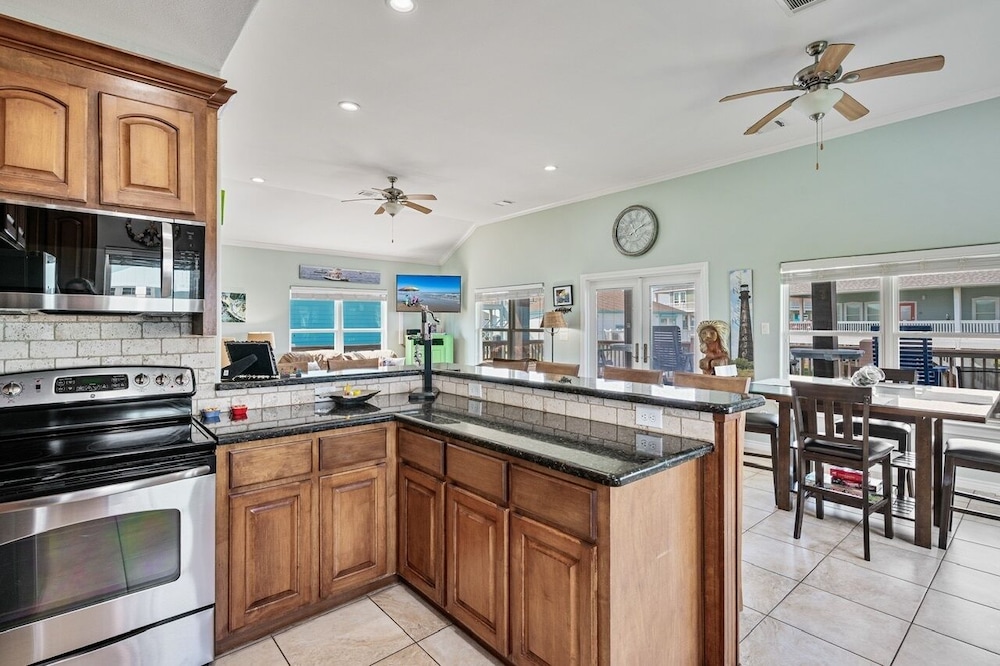 Outlaw's Inn 3 Bedroom Home