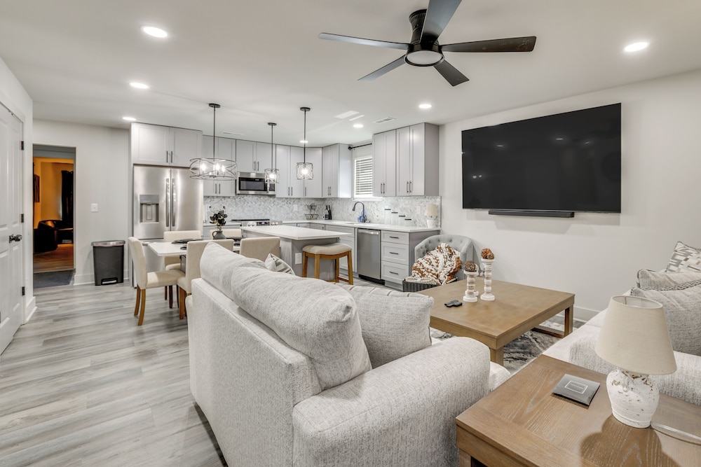 5 Mi to Cambridge Square: Ooltewah Getaway!