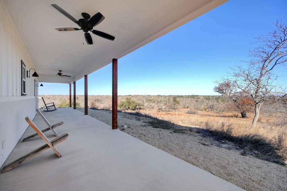 Secluded Hill Country Getaway Stunning Views Fire Pit 15 Min to Main Street 12 Guests